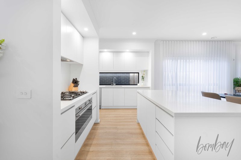 Photo - 6 Eulinga Street, Mickleham VIC 3064 - Image 4