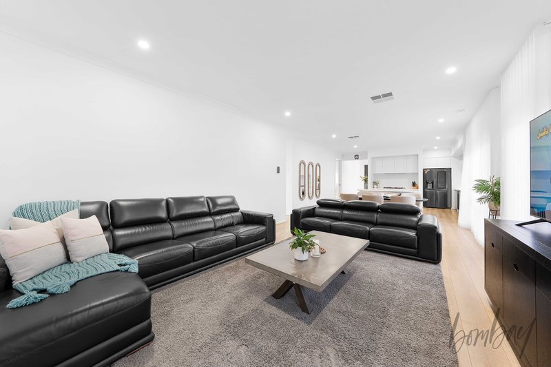 Photo - 6 Eulinga Street, Mickleham VIC 3064 - Image 9