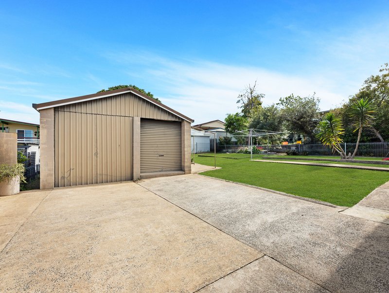 Photo - 6 Eurong Avenue, Pialba QLD 4655 - Image 18