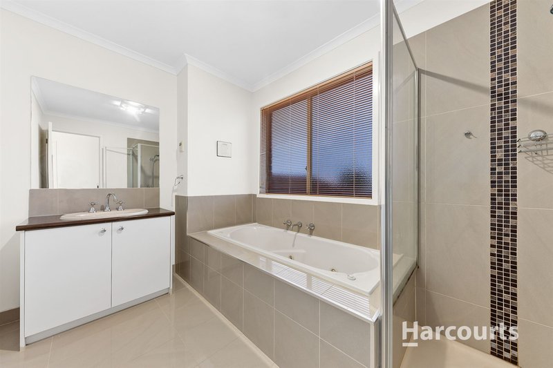 Photo - 6 Evergreen Court, Taylors Hill VIC 3037 - Image 11