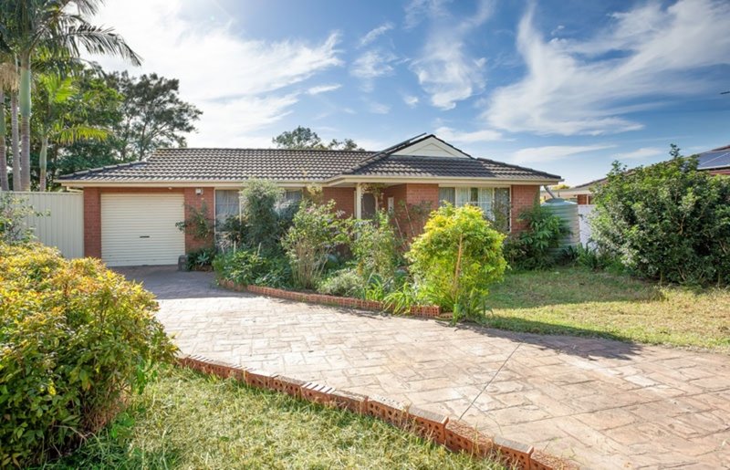 6 Fabian Place, Rosemeadow NSW 2560