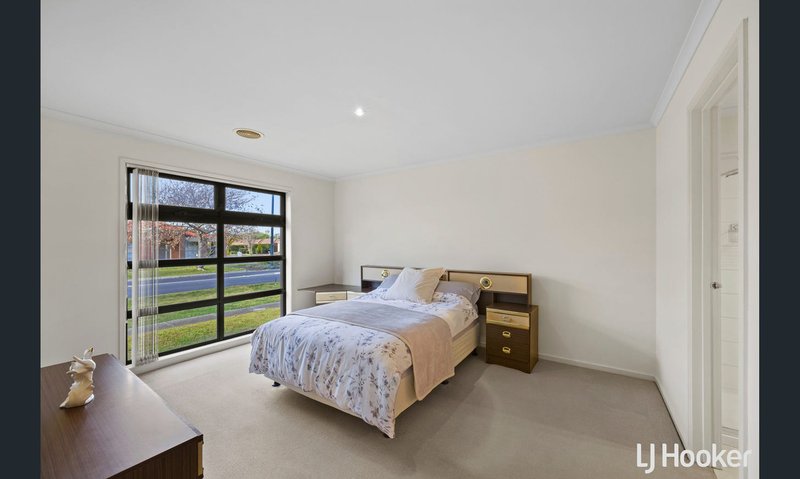 Photo - 6 Fairhaven Boulevard, Melton West VIC 3337 - Image 3