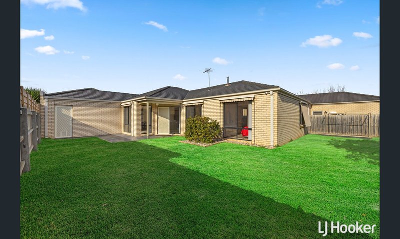 Photo - 6 Fairhaven Boulevard, Melton West VIC 3337 - Image 10