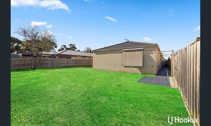 Photo - 6 Fairhaven Boulevard, Melton West VIC 3337 - Image 11