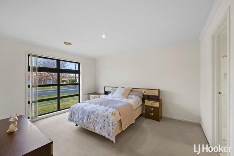 Photo - 6 Fairhaven Boulevard, Melton West VIC 3337 - Image 3