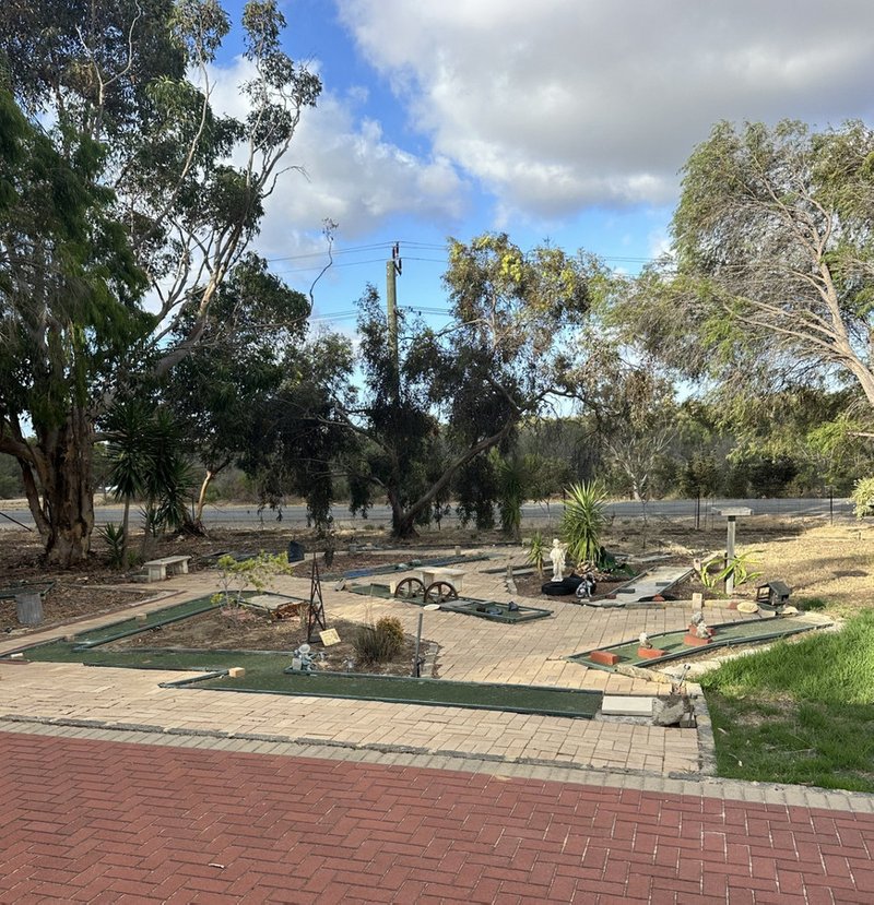 Photo - 6 Fairway Court, Woodridge WA 6041 - Image 11