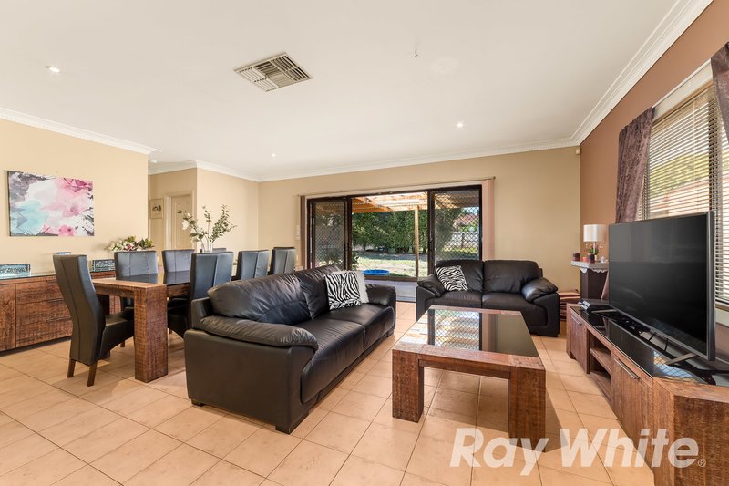 Photo - 6 Farleigh Avenue, Burwood VIC 3125 - Image 4