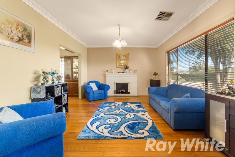 Photo - 6 Farleigh Avenue, Burwood VIC 3125 - Image 5