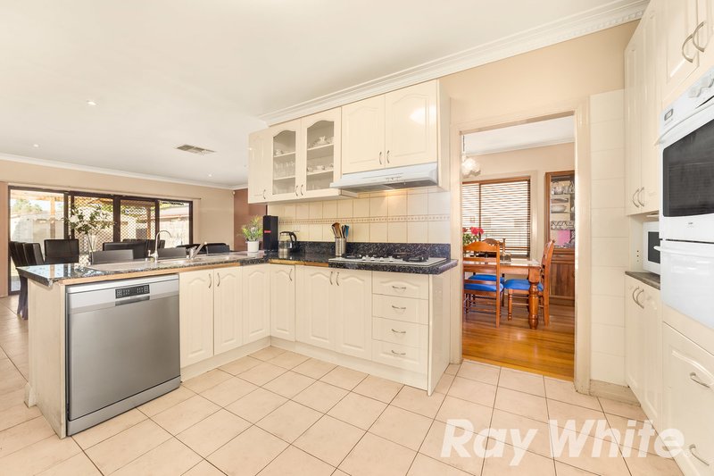 Photo - 6 Farleigh Avenue, Burwood VIC 3125 - Image 6