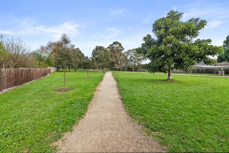 Photo - 6 Farm Road, Cheltenham VIC 3192 - Image 6