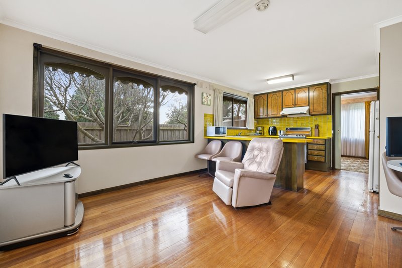 Photo - 6 Farm Road, Cheltenham VIC 3192 - Image 9