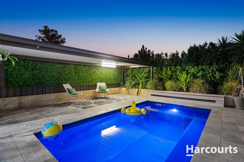 Photo - 6 Featherleaf Elbow , Banksia Grove WA 6031 - Image 2