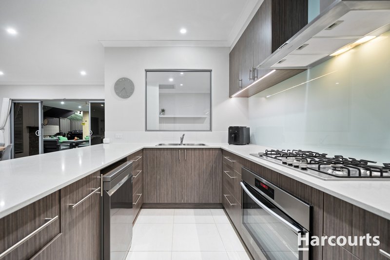 Photo - 6 Featherleaf Elbow , Banksia Grove WA 6031 - Image 18