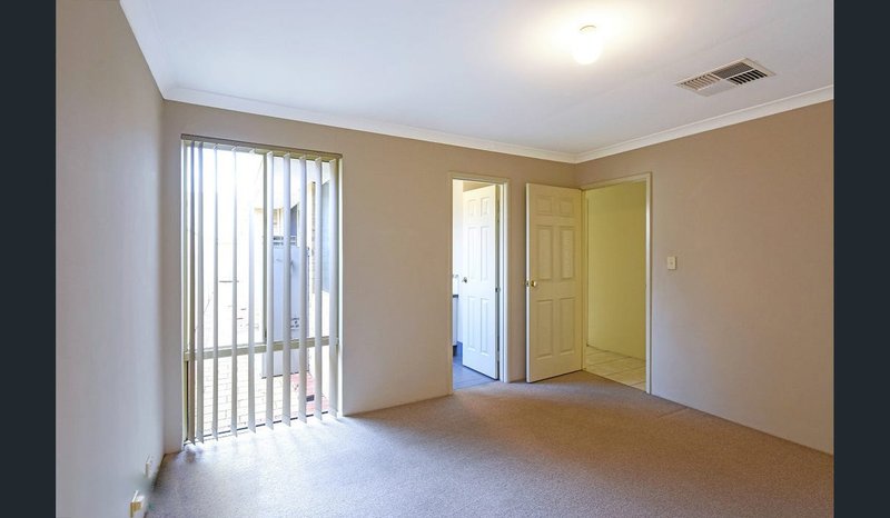 Photo - 6 Felpham Crt , Success WA 6164 - Image 7