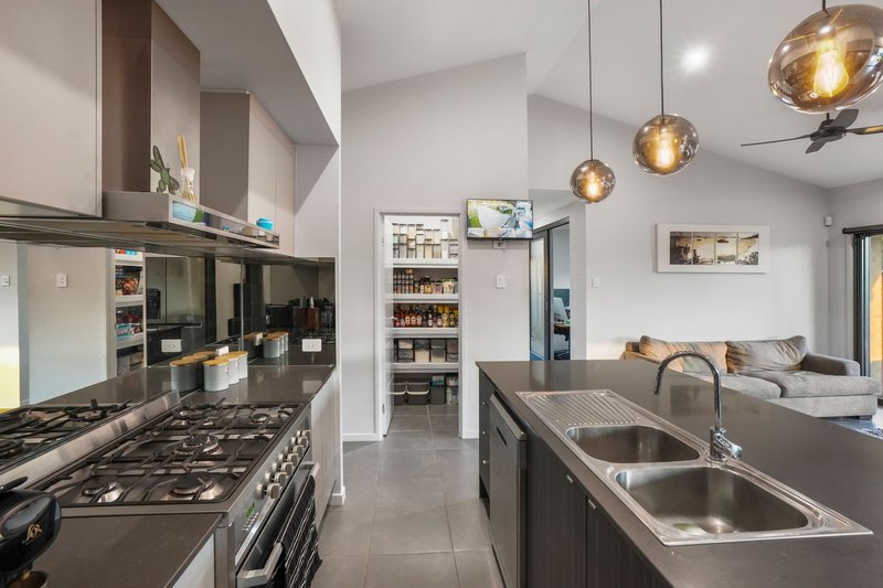 Photo - 6 Ferry Place, Logan Village QLD 4207 - Image 5