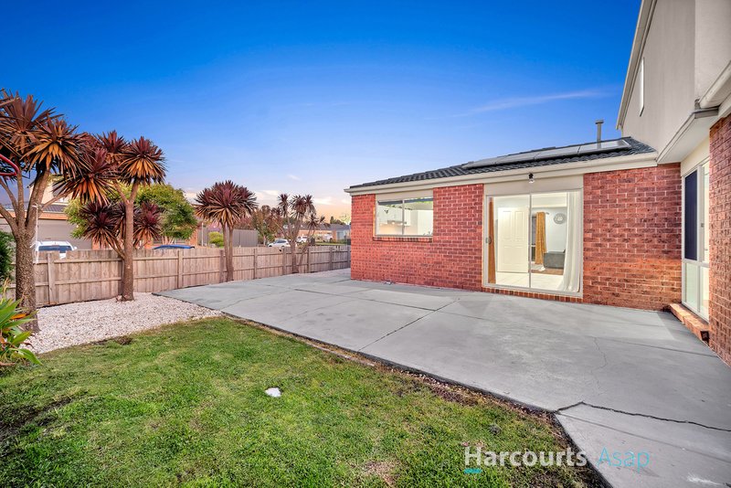 Photo - 6 Fiander Close, Cranbourne East VIC 3977 - Image 16