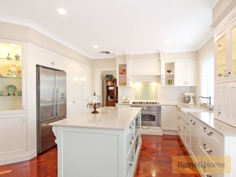 Photo - 6 Fingleton Close, Rouse Hill NSW 2155 - Image 2