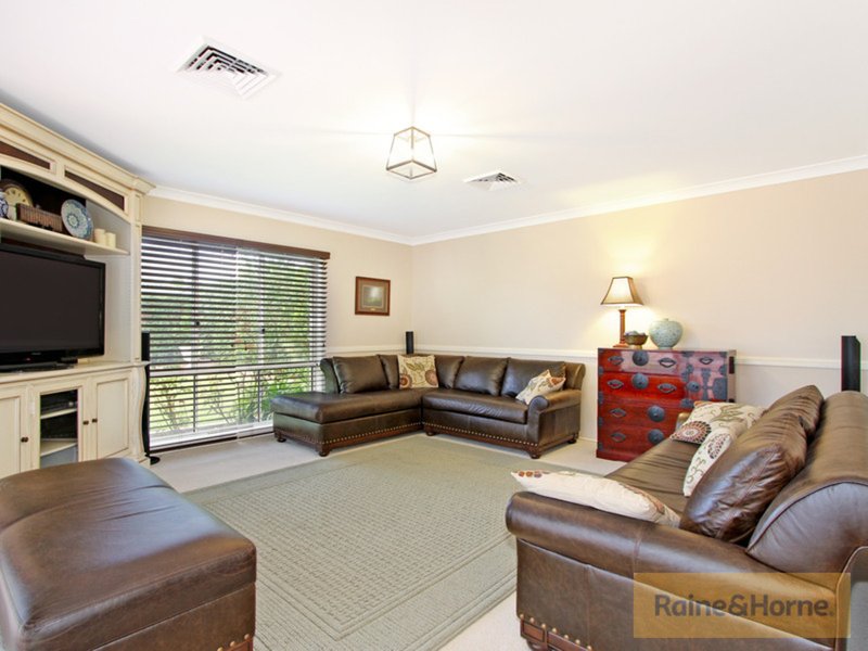 Photo - 6 Fingleton Close, Rouse Hill NSW 2155 - Image 4