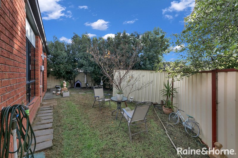 Photo - 6 Fishburn Grove, Harkness VIC 3337 - Image 7