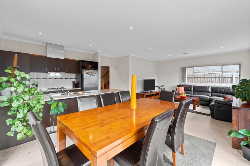 Photo - 6 Fitzgerald Drive, South Morang VIC 3752 - Image 3