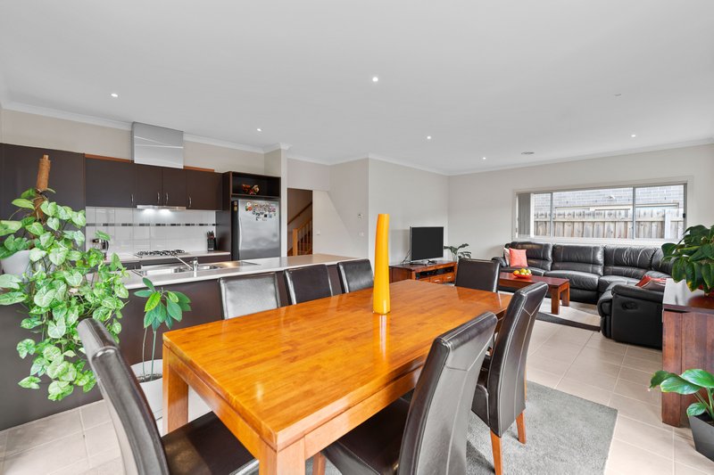 Photo - 6 Fitzgerald Drive, South Morang VIC 3752 - Image 3