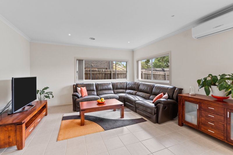 Photo - 6 Fitzgerald Drive, South Morang VIC 3752 - Image 4