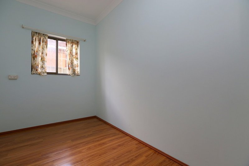 Photo - 6 Flinders Road, Georges Hall NSW 2198 - Image 9