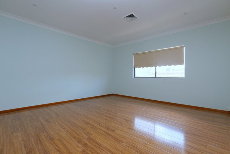 Photo - 6 Flinders Road, Georges Hall NSW 2198 - Image 10