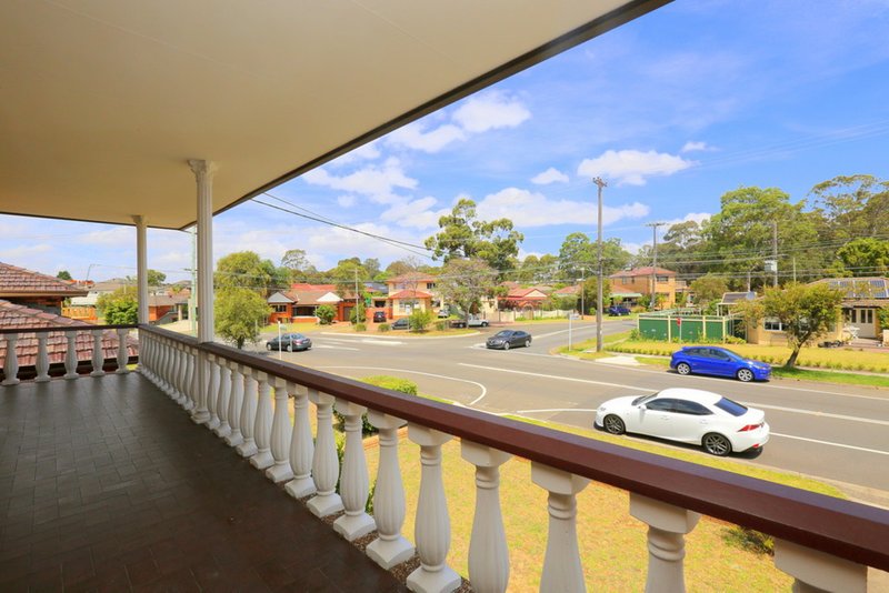 Photo - 6 Flinders Road, Georges Hall NSW 2198 - Image 15