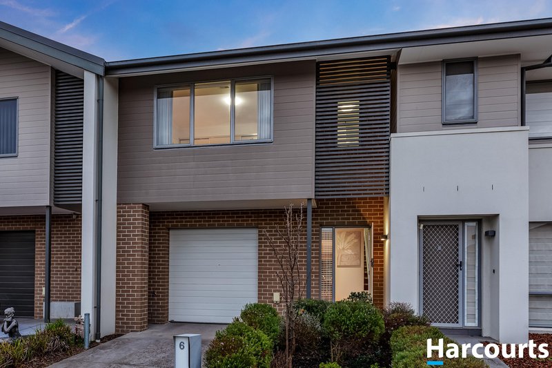 6 Flora Grove, Wantirna South VIC 3152