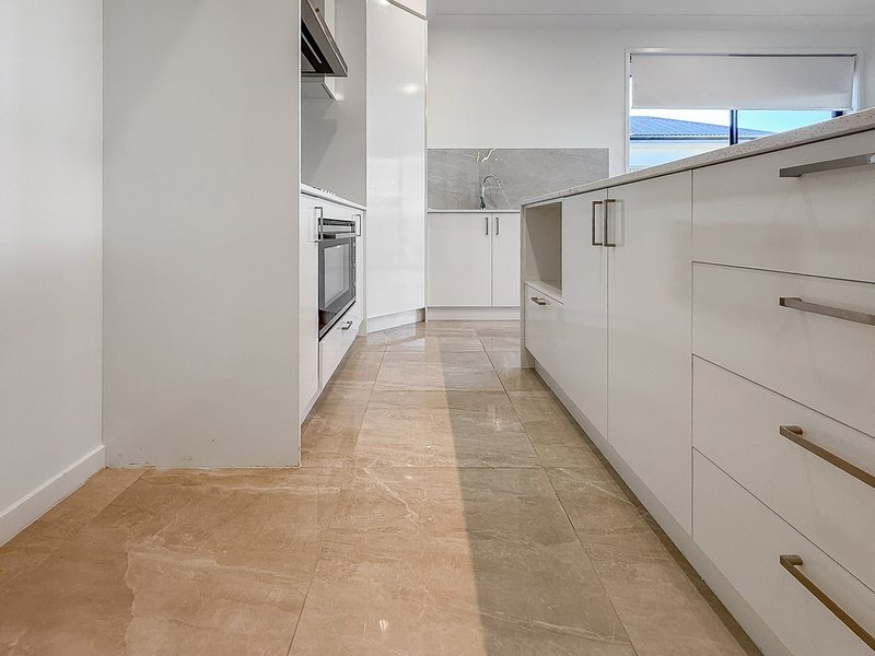 Photo - 6 Forestoak Street, Narangba QLD 4504 - Image 4