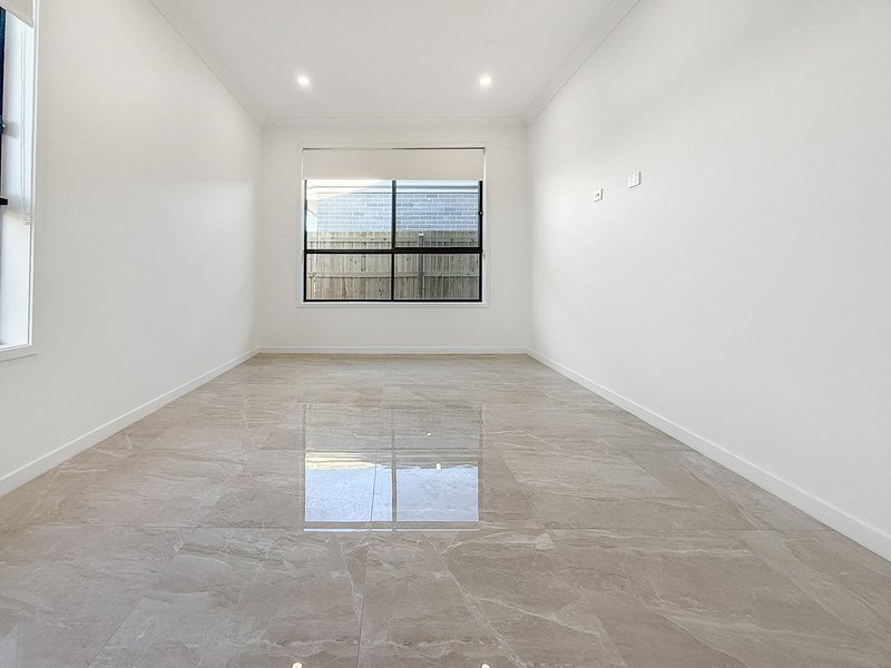 Photo - 6 Forestoak Street, Narangba QLD 4504 - Image 7
