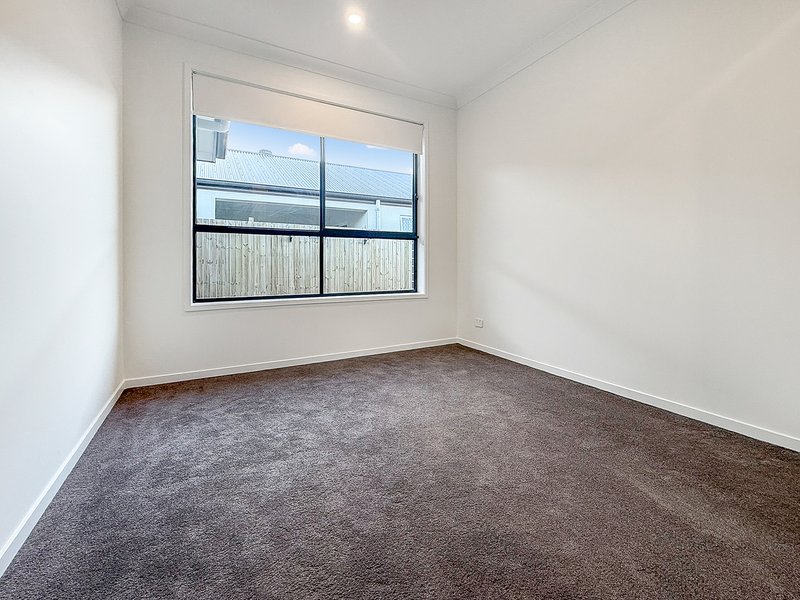 Photo - 6 Forestoak Street, Narangba QLD 4504 - Image 11