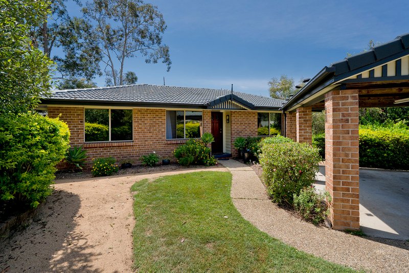 Photo - 6 Forestwood Place, Arana Hills QLD 4054 - Image 14