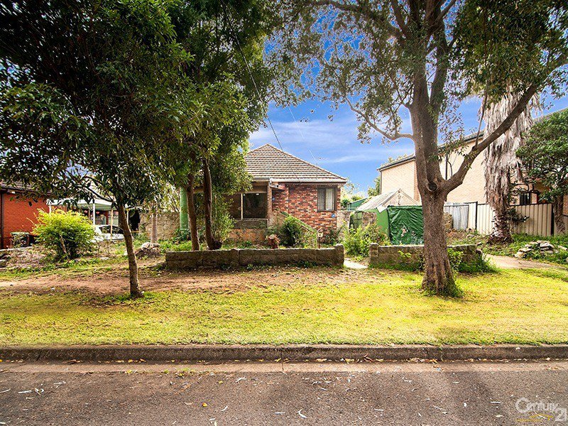 Photo - 6 Forrest Road, East Hills NSW 2213 - Image 2