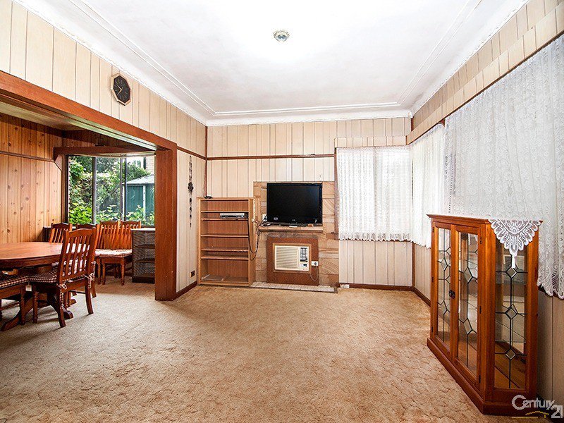 Photo - 6 Forrest Road, East Hills NSW 2213 - Image 3