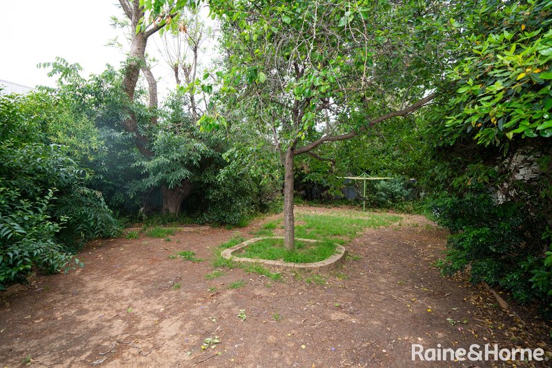 Photo - 6 Foxborough Avenue, Wagga Wagga NSW 2650 - Image 11