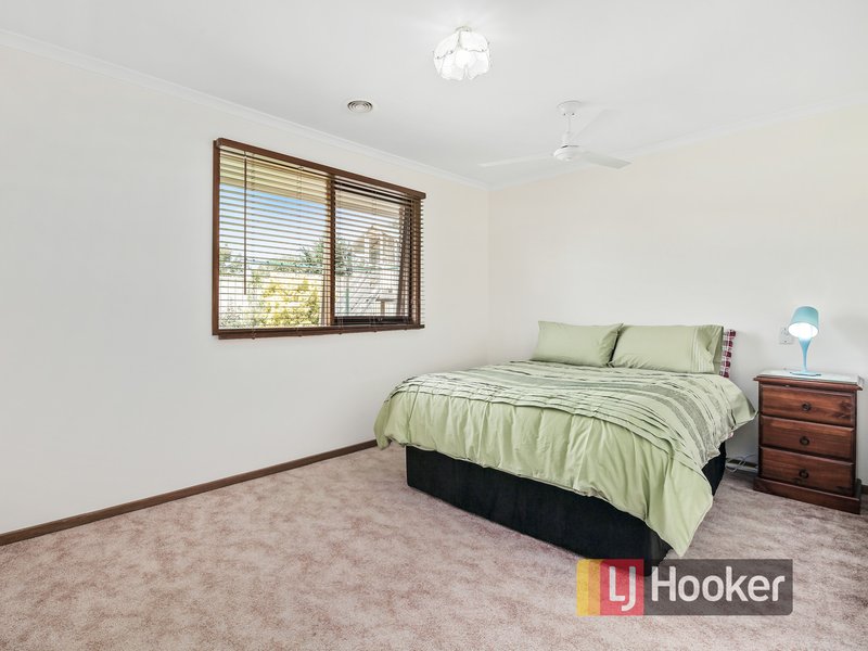 Photo - 6 Frances Crescent, Cranbourne North VIC 3977 - Image 9