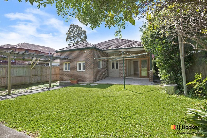 Photo - 6 Franklyn Street, Concord NSW 2137 - Image 6