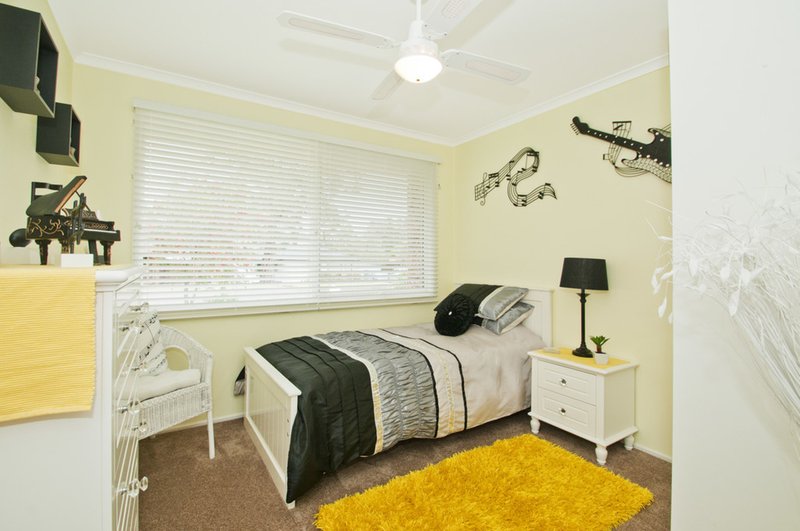 Photo - 6 Fraser Crescent, Albion Park NSW 2527 - Image 4