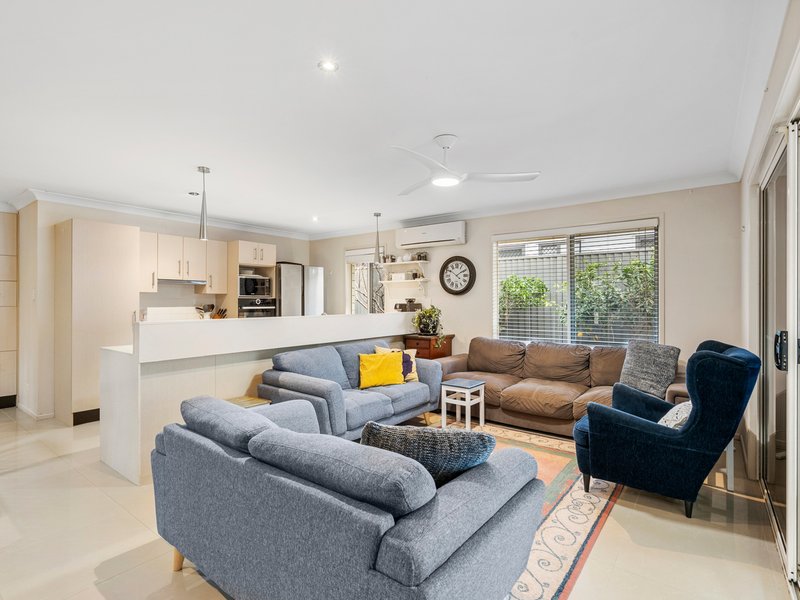 Photo - 6 Freney Street, Rocklea QLD 4106 - Image 2