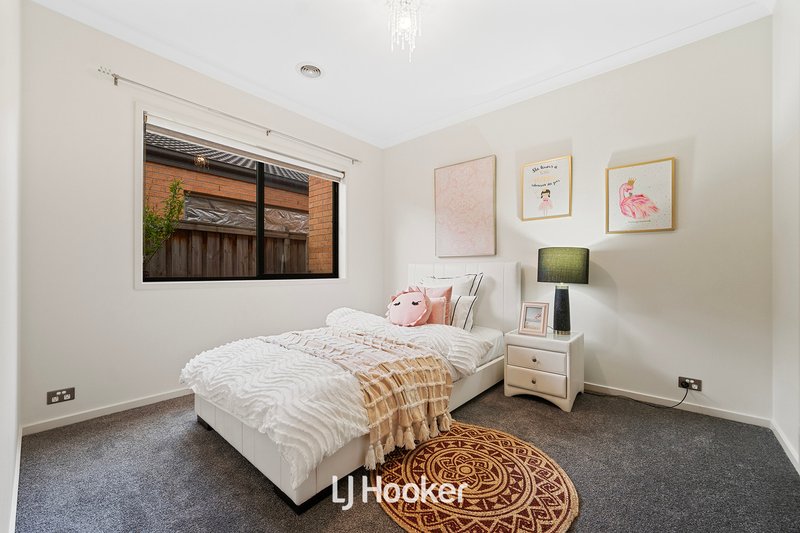 Photo - 6 Freshfields Drive, Cranbourne North VIC 3977 - Image 16