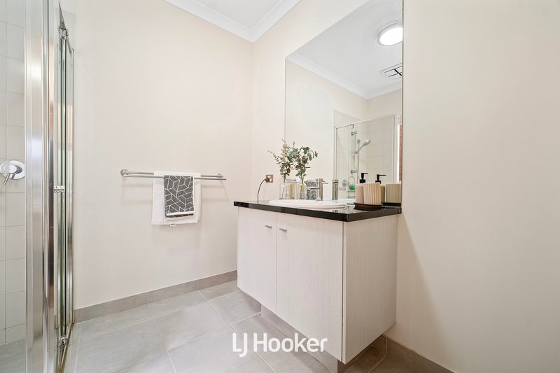 Photo - 6 Freshfields Drive, Cranbourne North VIC 3977 - Image 17