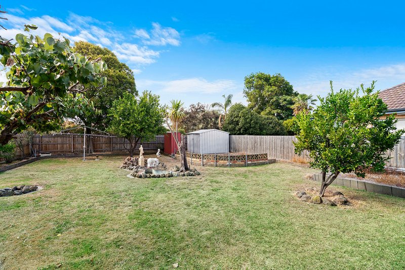 Photo - 6 Gainsborough Road, Mentone VIC 3194 - Image 11