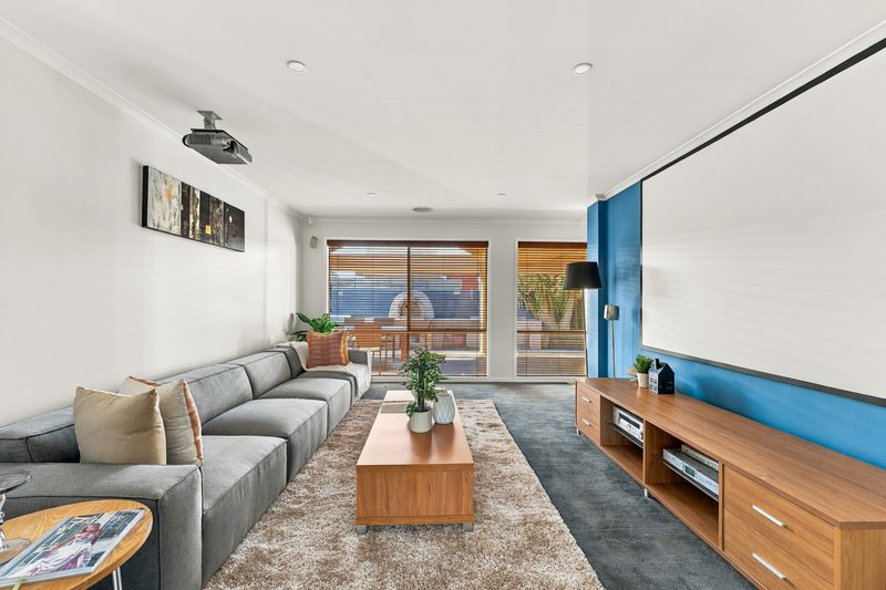 Photo - 6 Gainsford Way, Burnside VIC 3023 - Image 5