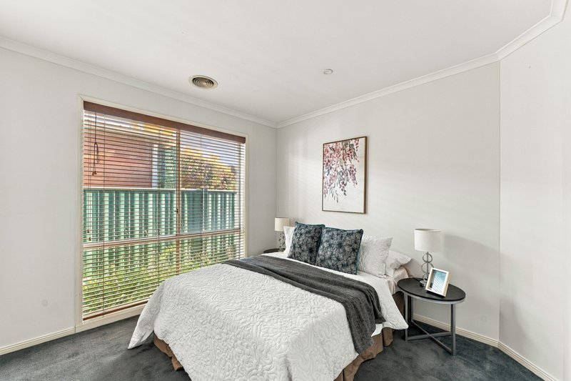 Photo - 6 Gainsford Way, Burnside VIC 3023 - Image 9