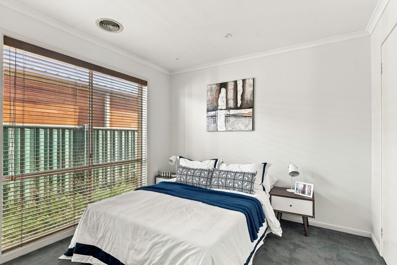 Photo - 6 Gainsford Way, Burnside VIC 3023 - Image 10