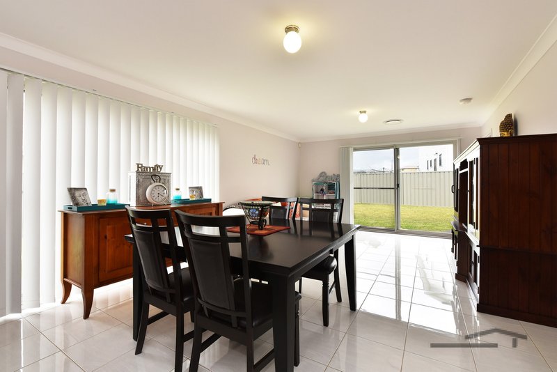 Photo - 6 Galea Close, Cameron Park NSW 2285 - Image 5