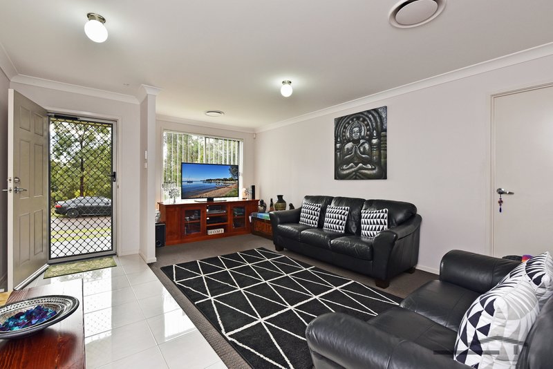 Photo - 6 Galea Close, Cameron Park NSW 2285 - Image 6