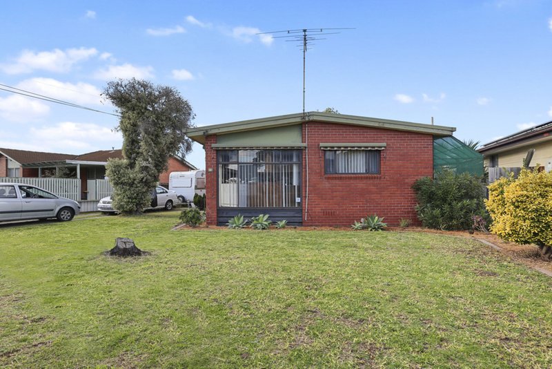 Photo - 6 Gambier Grove, Corio VIC 3214 - Image 2